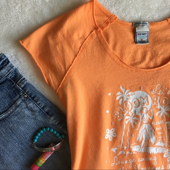 {OLD NAVY} Hula Girl Embellished Graphic Print Tee - Picture 2 of 8